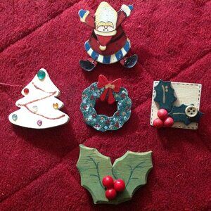 Lot of Vintage Wooden Christmas Pins